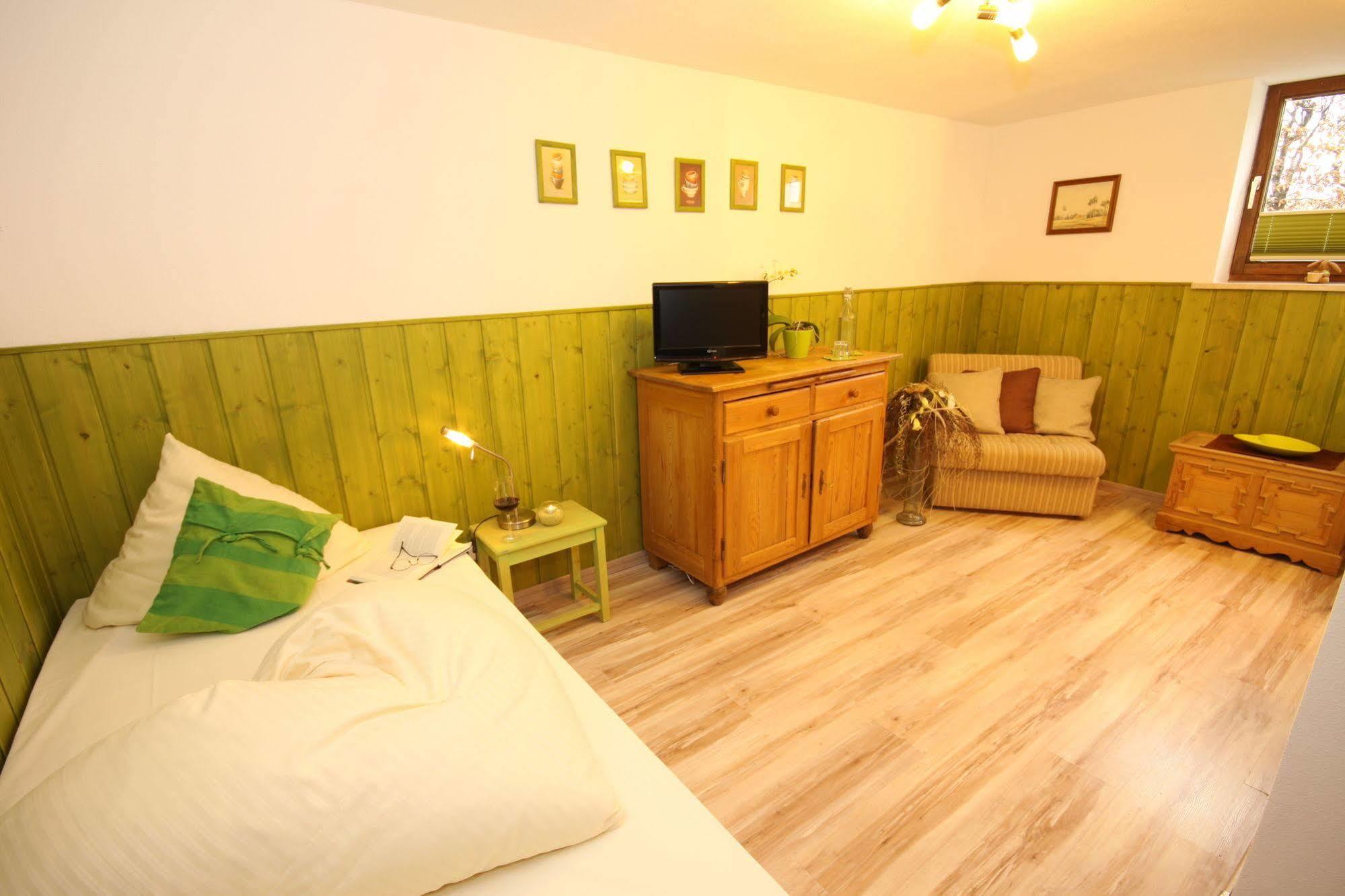 Dreimaederlhaus - Das Vegetarische Boutique Hotel Füssen Esterno foto