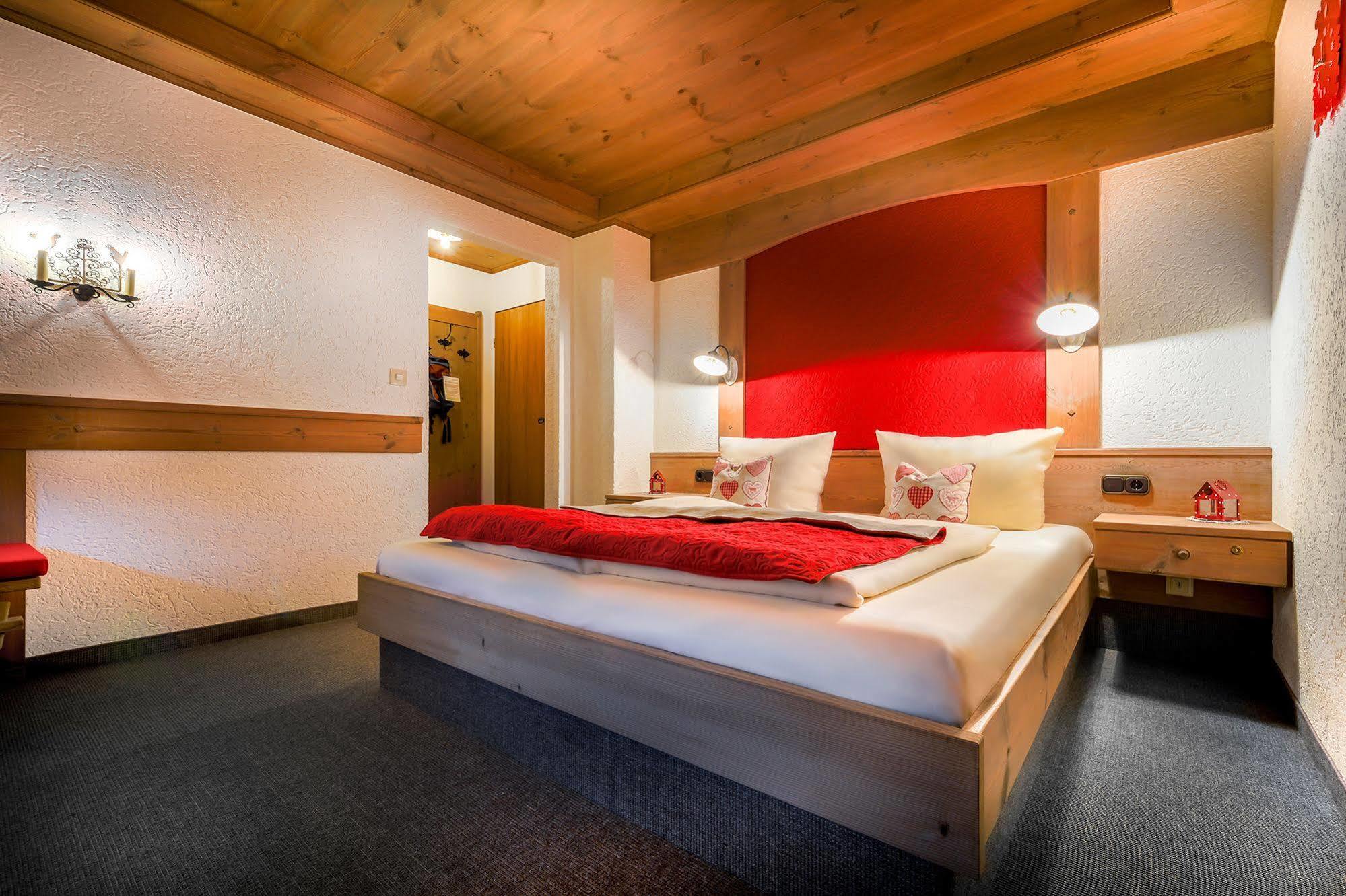 Dreimaederlhaus - Das Vegetarische Boutique Hotel Füssen Esterno foto